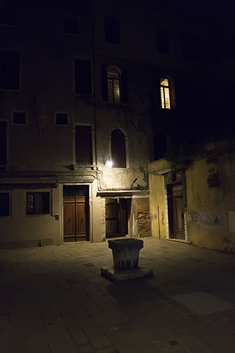 Venice darkness, Sotoportego Soranzo